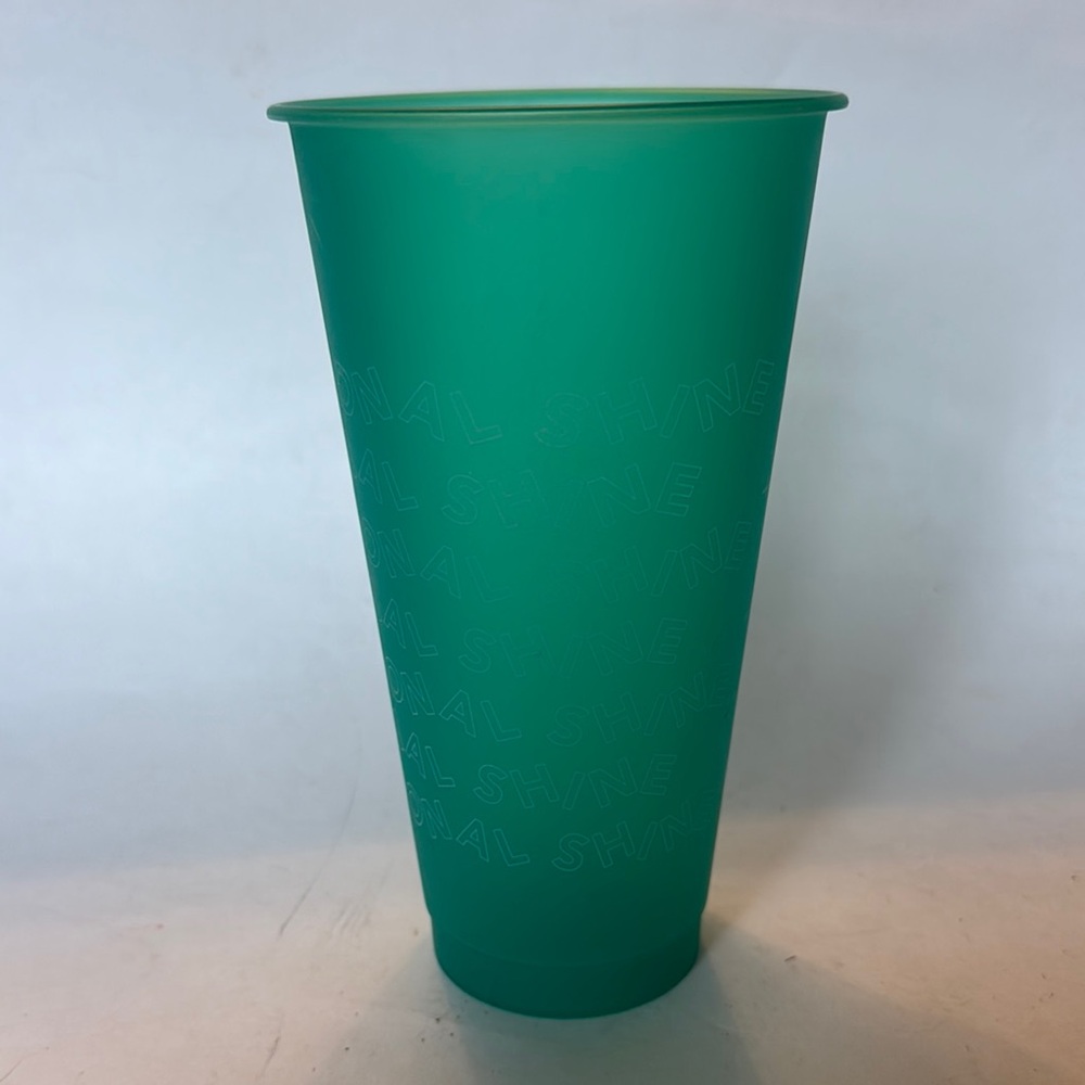 STARBUCKS Green Plastic Seasonal Cup 24oz Cold Drinks EUC